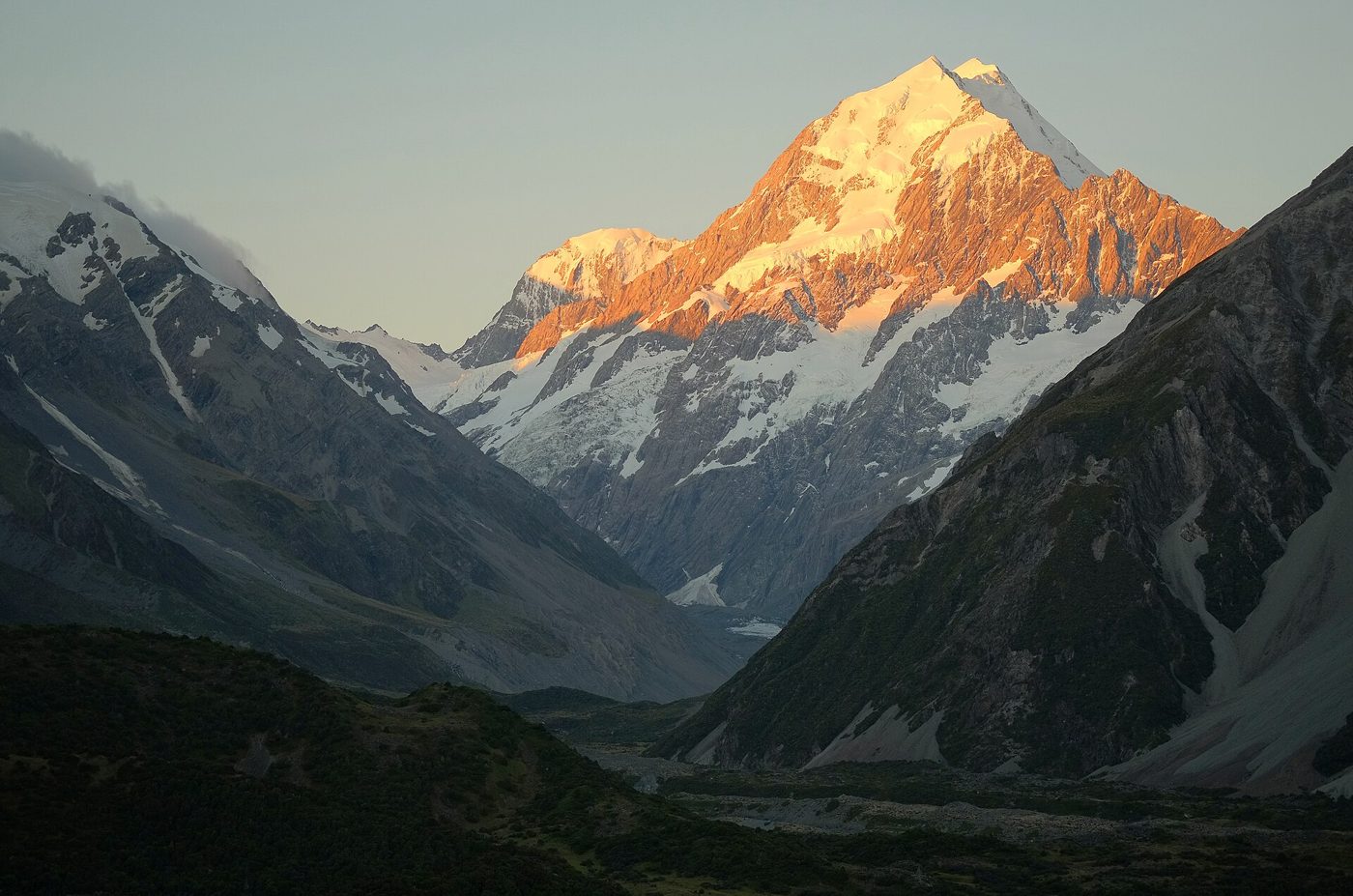 Aoraki / Mount Cook above the Hooker Valley — South Island